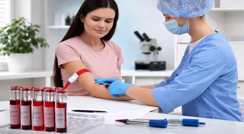Home blood testing vs. Laboratory testing : The Ultimate Comparison